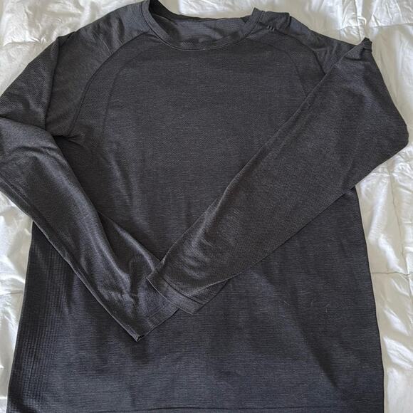 Lululemon Men's long sleeve size large like new condition - Picture 1 of 6